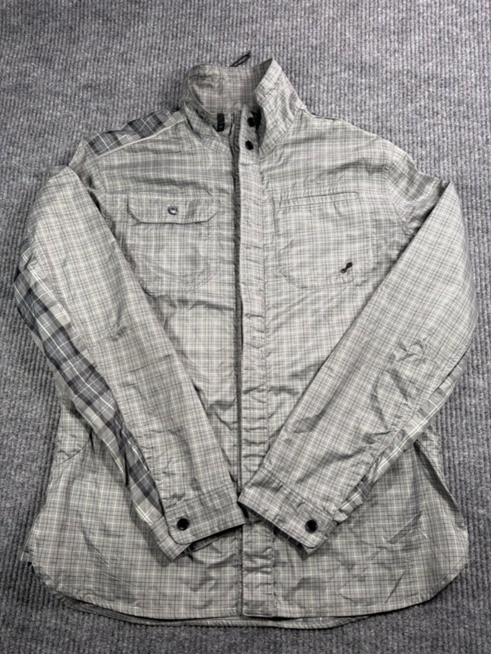 Lululemon HyVent Jacket Men's XL Gray Plaid Reversible Windbreaker Zip Snap
